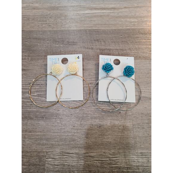 Time and tru 2 pairs of hoop earrings with rose - Picture 1 of 2